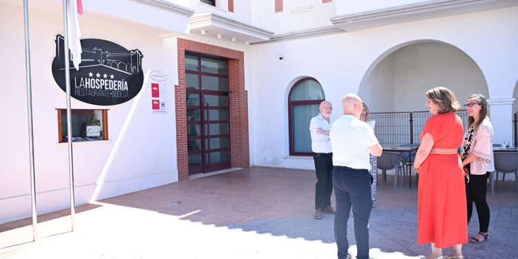 El restaurante ‘La Hospedería’ en El Provencio, que forma parte de la Red de Hospederías, nuevo Embajador de la marca Raíz Culinaria El restaurante ‘La Hospedería’ en El Provencio, que forma parte de la Red de Hospederías, nuevo Embajador de la marca Raíz Culinaria