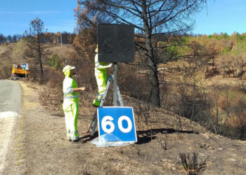 Fomento renueva más de 80 señales en las carreteras de la Sierra Norte dañadas por el fuego de La Mierla Fomento renueva más de 80 señales en las carreteras de la Sierra Norte dañadas por el fuego de La Mierla