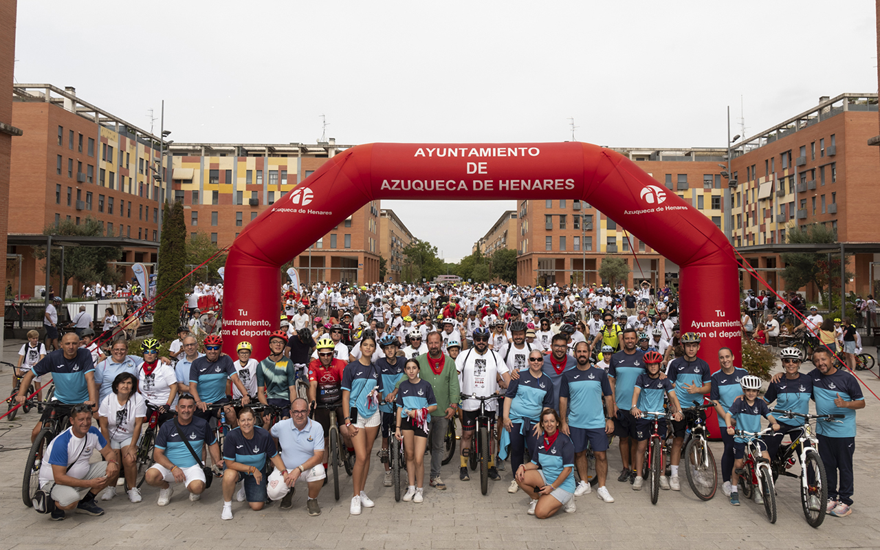 Gran ambiente familiar con más de 1.500 personas en el Día de la Bicicleta José Luis Viejo Gran ambiente familiar con más de 1.500 personas en el Día de la Bicicleta José Luis Viejo