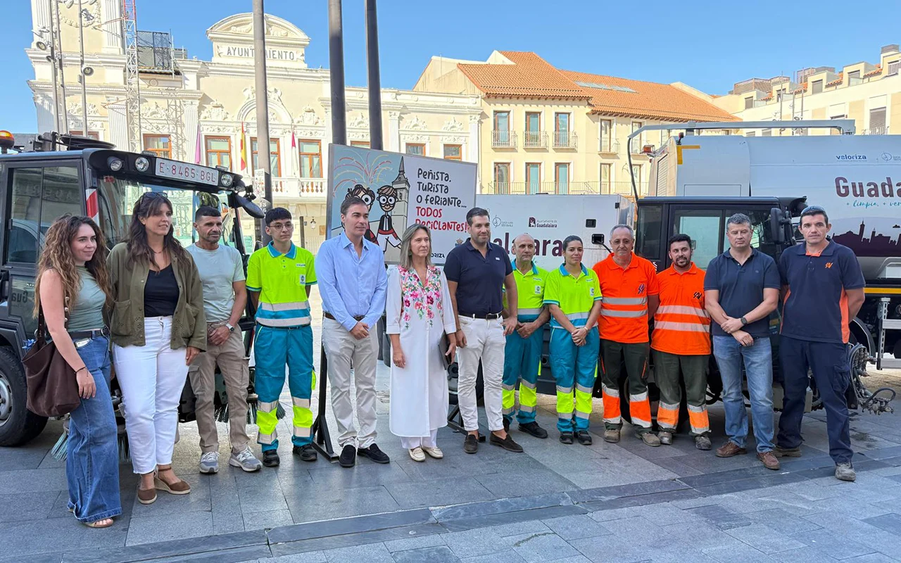 Guadalajara despliega un operativo récord de limpieza y jardinería con casi 500 operarios para sus Ferias Guadalajara despliega un operativo récord de limpieza y jardinería con casi 500 operarios para sus Ferias