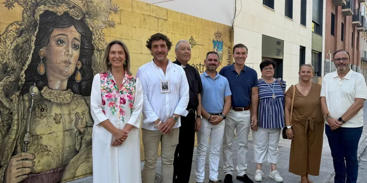 Guadalajara estrena un mural de arte urbano dedicado a la Virgen de la Antigua en la calle La Carrera Guadalajara estrena un mural de arte urbano dedicado a la Virgen de la Antigua en la calle La Carrera