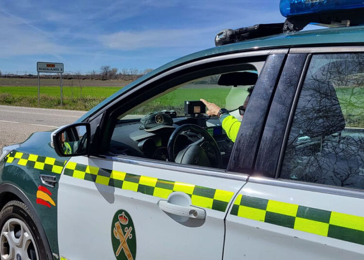 Investigados dos motoristas interceptados a casi 200 km/h en la CM-2028 en Armuña de Tajuña