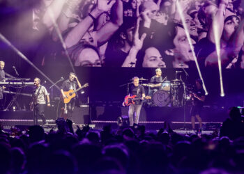 Hombres G agota las entradas en la Fuente de la Niña con un recital generacional en las Ferias de Guadalajara