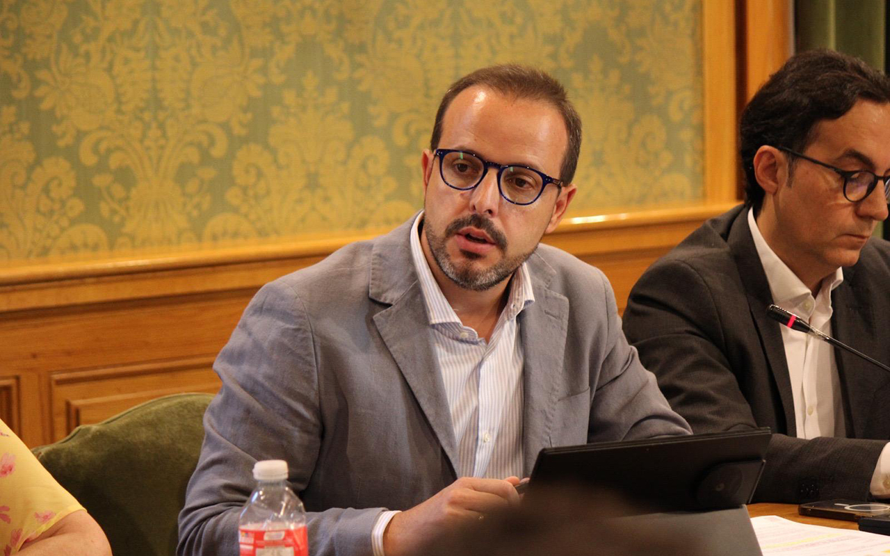 Juan Guadalajara exige que el Ayuntamiento garantice las barredoras durante San Mateo Juan Guadalajara exige que el Ayuntamiento garantice las barredoras durante San Mateo