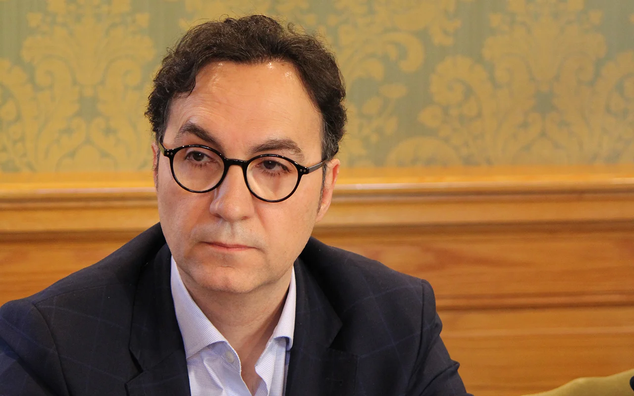 Julián Niño: “Dolz debería darse una vuelta por las instalaciones deportivas antes de anunciar otro pabellón” Julián Niño: “Dolz debería darse una vuelta por las instalaciones deportivas antes de anunciar otro pabellón”