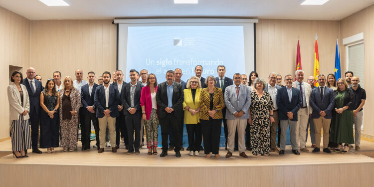 La Comunidad de Regantes del Canal del Henares celebra cien años de gestión colectiva del agua mirando al futuro La Comunidad de Regantes del Canal del Henares celebra cien años de gestión colectiva del agua mirando al futuro
