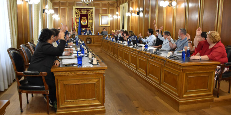 La Diputación de Cuenca pacta una declaración unánime por Ceuta y destina 180.000 euros a frenar los daños del conejo de monte La Diputación de Cuenca pacta una declaración unánime por Ceuta y destina 180.000 euros a frenar los daños del conejo de monte