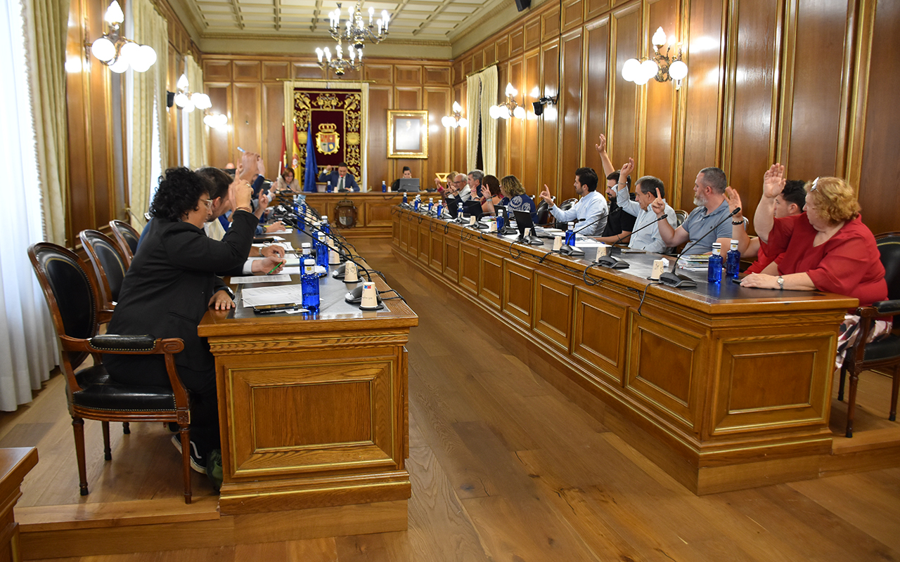 La Diputación de Cuenca pacta una declaración unánime por Ceuta y destina 180.000 euros a frenar los daños del conejo de monte La Diputación de Cuenca pacta una declaración unánime por Ceuta y destina 180.000 euros a frenar los daños del conejo de monte