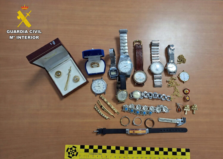 La Guardia Civil detiene en El Casar a un hombre escondido entre cajas tras asaltar una vivienda