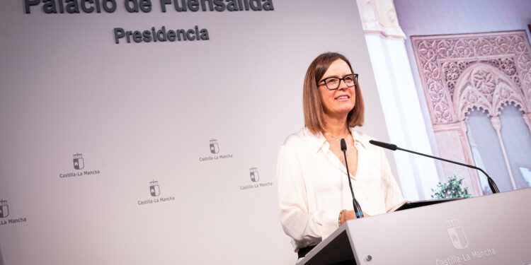 La Junta adapta la normativa a la ley ELA para atender a las personas enfermas y facilitar los cuidados a sus familias La Junta adapta la normativa a la ley ELA para atender a las personas enfermas y facilitar los cuidados a sus familias
