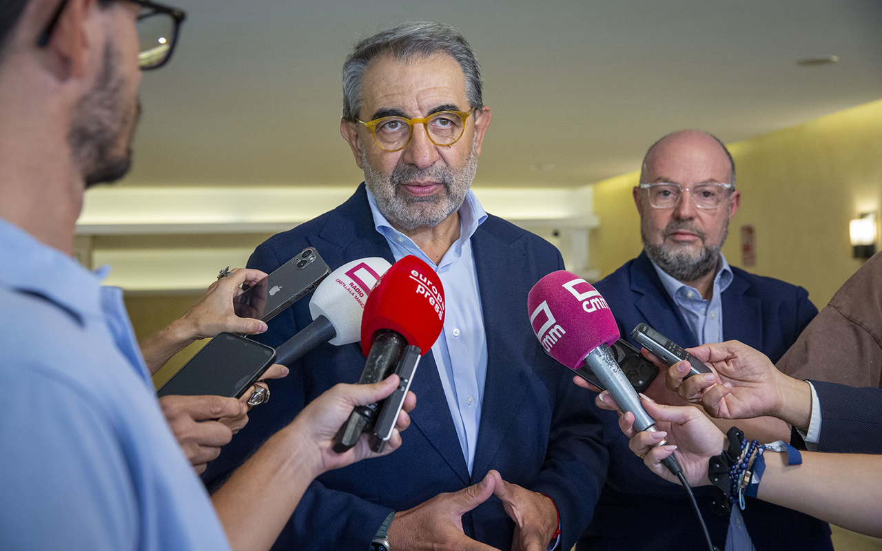 La Junta solicita comenzar de cero las negociaciones por el Estatuto Marco, incluyendo en las mismas a las administraciones regionales La Junta solicita comenzar de cero las negociaciones por el Estatuto Marco, incluyendo en las mismas a las administraciones regionales