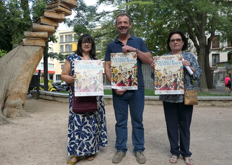 La Plaza Mayor de Guadalajara reúne a grupos de La Rioja y Georgia en su Festival Nacional de Folclore