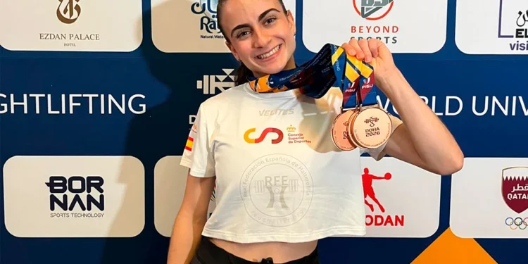 La alumna de la UCLM Celia Reoyos Villamor consigue tres bronces en el mundial universitario de halterofilia La alumna de la UCLM Celia Reoyos Villamor consigue tres bronces en el mundial universitario de halterofilia