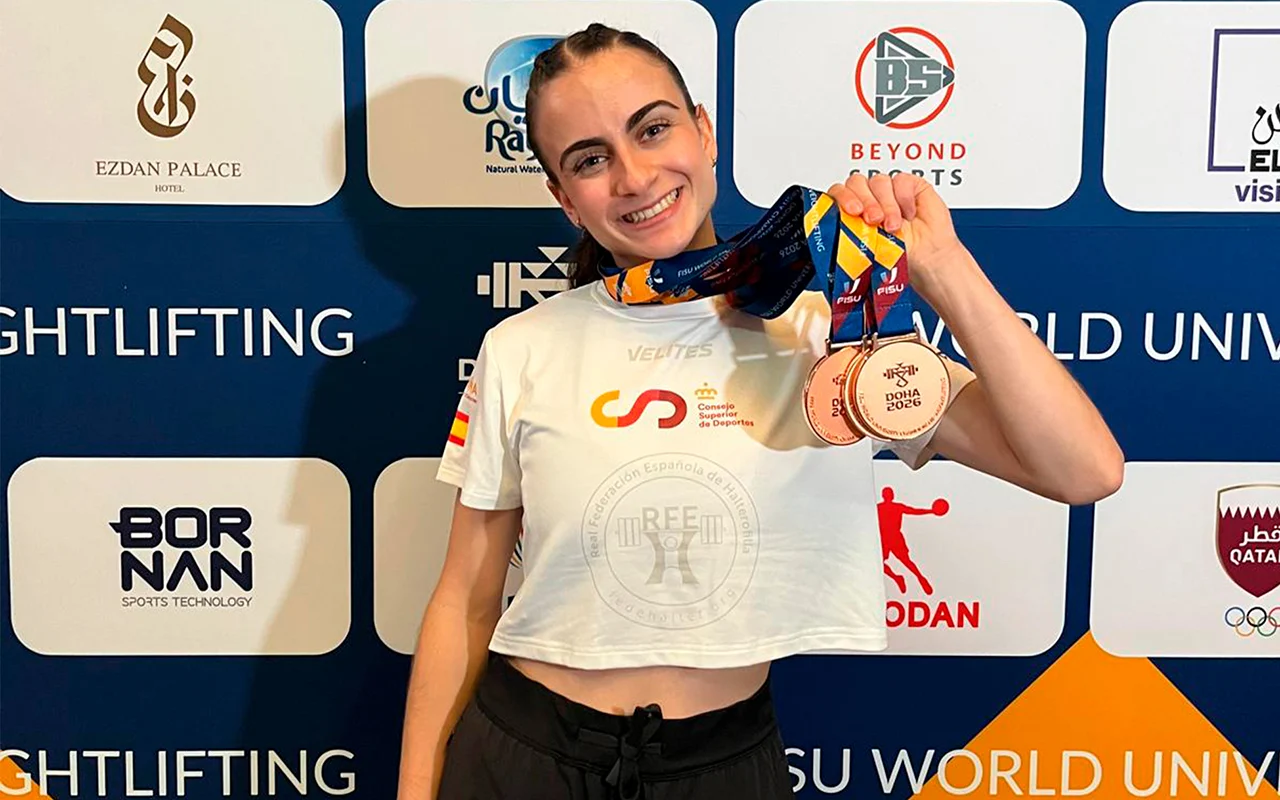 La alumna de la UCLM Celia Reoyos Villamor consigue tres bronces en el mundial universitario de halterofilia La alumna de la UCLM Celia Reoyos Villamor consigue tres bronces en el mundial universitario de halterofilia