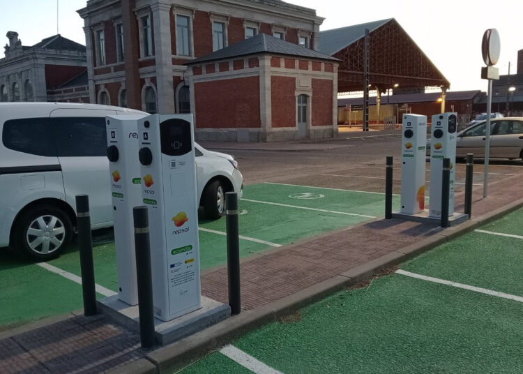 La estación de AVE Cuenca Fernando Zóbel estrena puntos de recarga para vehículos eléctricos