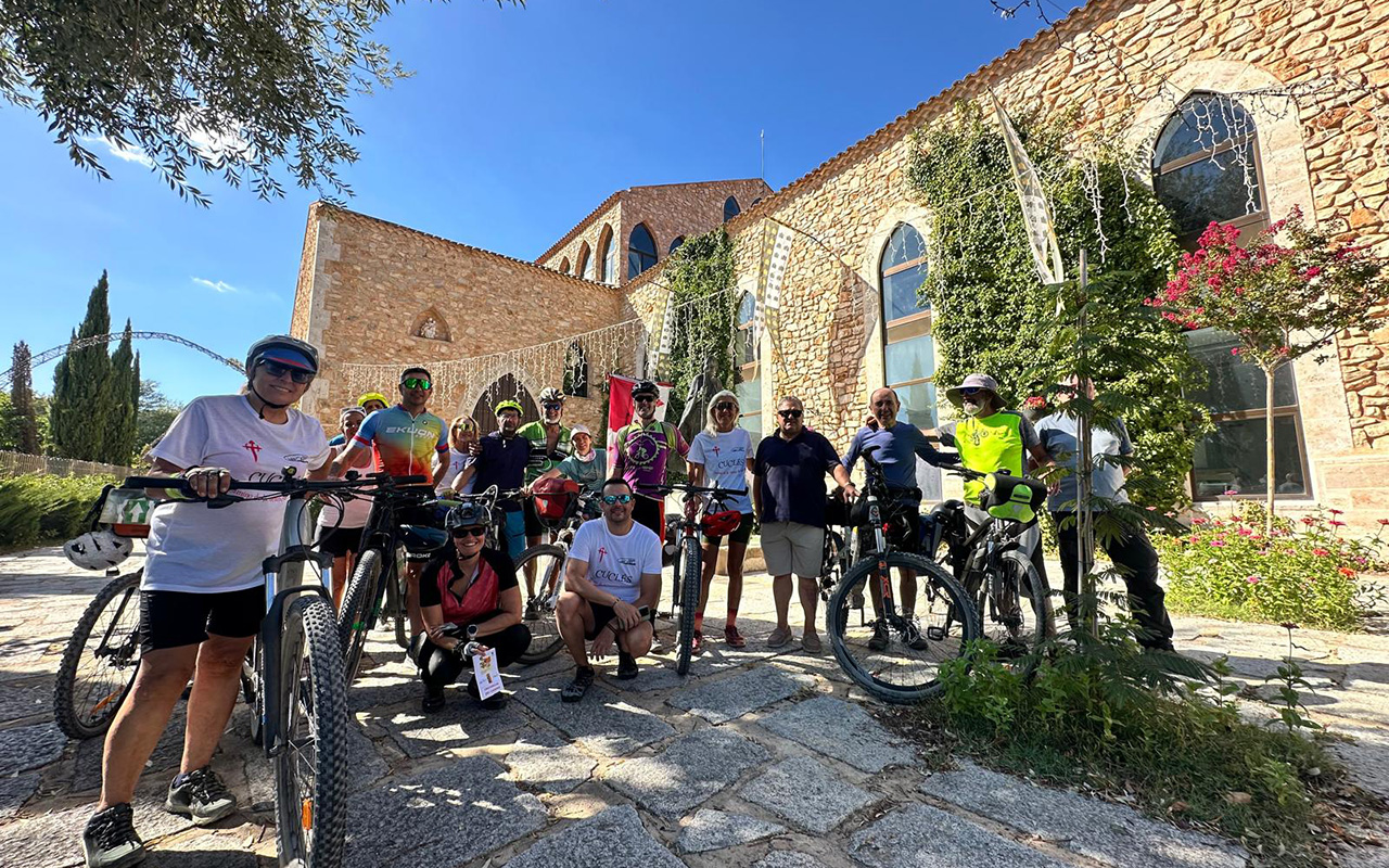 La marcha cicloturista Cuclés completa su octava edición uniendo Madrid y Cuenca por la ruta histórica de Uclés