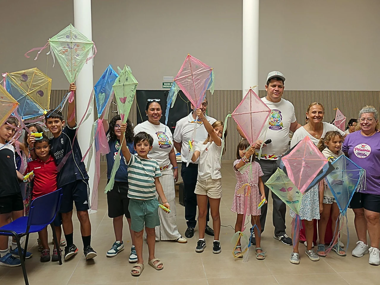 Las Lomas reúne a más de 200 personas en el estreno del Festival de Cometas de Guadalajara Las Lomas reúne a más de 200 personas en el estreno del Festival de Cometas de Guadalajara