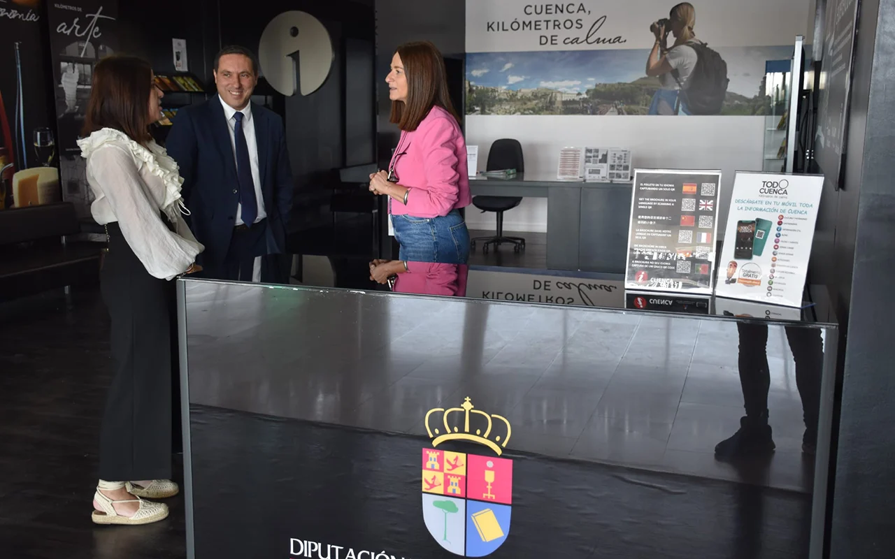 Las consultas turísticas en la estación del AVE de Cuenca rozan las diez mil con el tirón internacional del eclipse Las consultas turísticas en la estación del AVE de Cuenca rozan las diez mil con el tirón internacional del eclipse