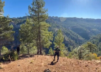 Localizan ilesos en Vega del Codorno a dos senderistas tras desorientarse en una zona escarpada del Alto Tajo