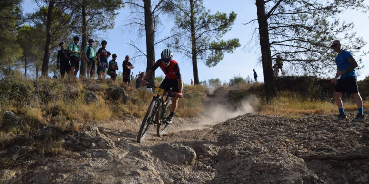 Lola Castellote y Xavier Calaf imponen su ley en los senderos de la capital en el Gran Premio BTT Rujamar Lola Castellote y Xavier Calaf imponen su ley en los senderos de la capital en el Gran Premio BTT Rujamar