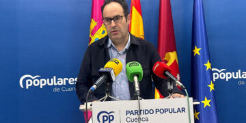 Martín-Buro: “Cuando llega la hora de elegir entre España y el PSOE, Page siempre acaba a los pies de Sánchez”