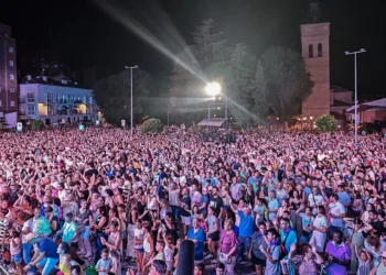 Santa María reúne a 12.000 personas con la Orquesta Panorama en la víspera de la patrona
