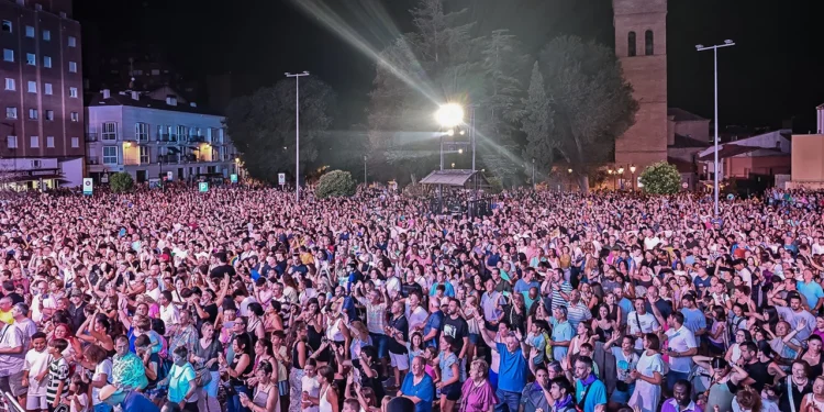 Santa María reúne a 12.000 personas con la Orquesta Panorama en la víspera de la patrona Santa María reúne a 12.000 personas con la Orquesta Panorama en la víspera de la patrona