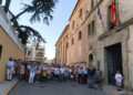 Más de un centenar de vecinos de Huete se concentran en el Ayuntamiento en solidaridad con Ceuta