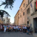 Más de un centenar de vecinos de Huete se concentran en el Ayuntamiento en solidaridad con Ceuta Más de un centenar de vecinos de Huete se concentran en el Ayuntamiento en solidaridad con Ceuta