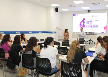 Quince emprendedoras de Guadalajara afinan en CEOE sus proyectos para optar a los 10.000 euros de Lidera Empresaria