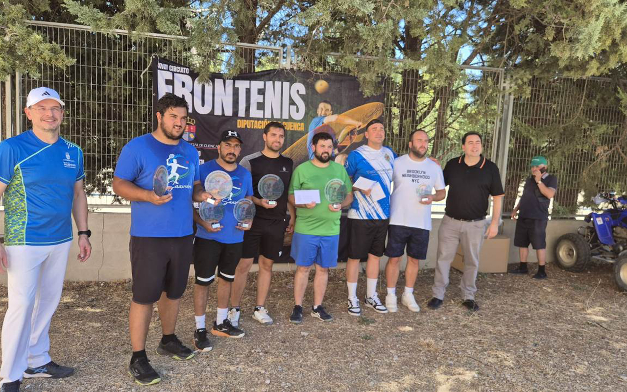 Samuel Carrasco y Diego López ganan en Huete y sellan el billete a la final provincial de frontenis Samuel Carrasco y Diego López ganan en Huete y sellan el billete a la final provincial de frontenis