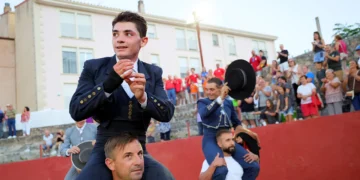 Sánchez Vara y su hijo Rubén triunfan en Pareja al cortar seis orejas en El Torreón