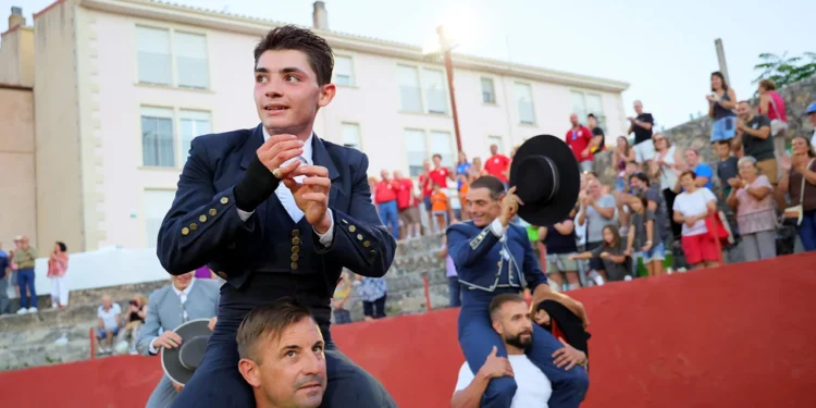Sánchez Vara y su hijo Rubén triunfan en Pareja al cortar seis orejas en El Torreón Sánchez Vara y su hijo Rubén triunfan en Pareja al cortar seis orejas en El Torreón