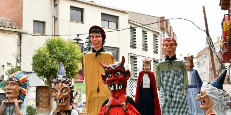 Tarancón liberaliza los horarios de hostelería y restringe el tráfico en el centro para sus fiestas patronales Tarancón liberaliza los horarios de hostelería y restringe el tráfico en el centro para sus fiestas patronales