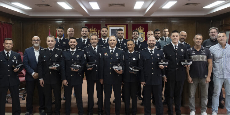 Toman posesión como funcionarios los diez nuevos agentes de la Policía Local de Azuqueca Toman posesión como funcionarios los diez nuevos agentes de la Policía Local de Azuqueca