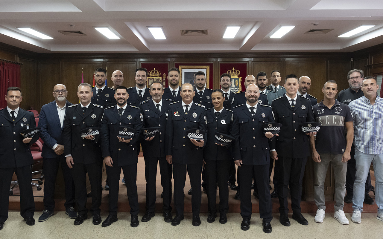 Toman posesión como funcionarios los diez nuevos agentes de la Policía Local de Azuqueca Toman posesión como funcionarios los diez nuevos agentes de la Policía Local de Azuqueca