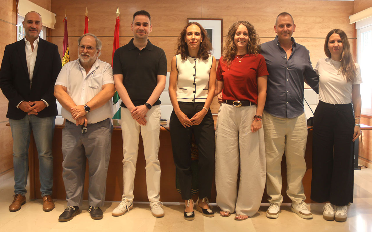 Toman posesión tres administrativos como funcionarios de carrera del Ayuntamiento de Cabanillas Toman posesión tres administrativos como funcionarios de carrera del Ayuntamiento de Cabanillas