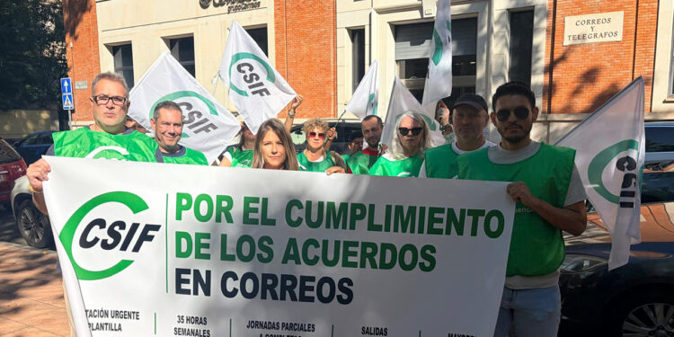 Trabajadores de Correos se concentran en Cuenca y Guadalajara ante la pérdida de plantilla Trabajadores de Correos se concentran en Cuenca y Guadalajara ante la pérdida de plantilla
