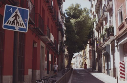 Trescientos metros hasta el instituto: la regla que reordena los locales de azar en Cuenca y Guadalajara antes de que acabe 2029 Trescientos metros hasta el instituto: la regla que reordena los locales de azar en Cuenca y Guadalajara antes de que acabe 2029