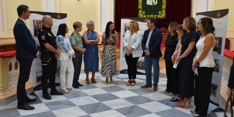 Una exposición en la Diputación de Cuenca homenajea los lazos históricos con la comunidad rumana Una exposición en la Diputación de Cuenca homenajea los lazos históricos con la comunidad rumana