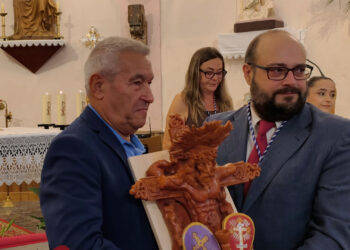 Chillarón sella un histórico hermanamiento cofrade con la Hermandad del Cristo de la Luz de Cuenca