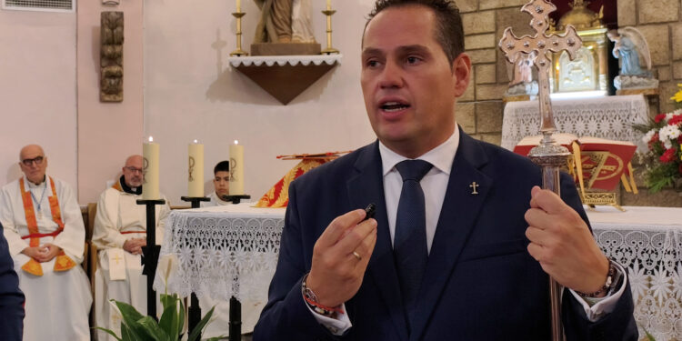 Chillarón sella un histórico hermanamiento cofrade con la Hermandad del Cristo de la Luz de Cuenca