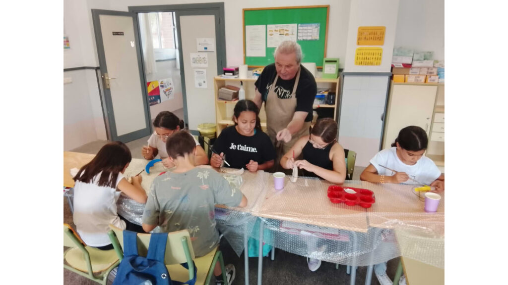Más de 200 escolares de la provincia de Cuenca se acercan a los oficios artesanos a través de los talleres de FARCAMA Más de 200 escolares de la provincia de Cuenca se acercan a los oficios artesanos a través de los talleres de FARCAMA