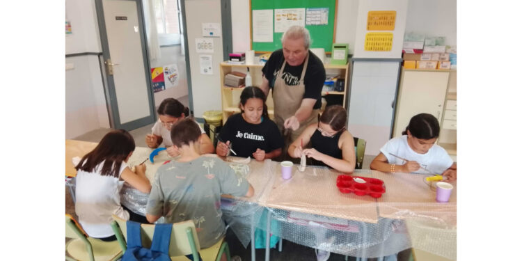 Más de 200 escolares de la provincia de Cuenca se acercan a los oficios artesanos a través de los talleres de FARCAMA Más de 200 escolares de la provincia de Cuenca se acercan a los oficios artesanos a través de los talleres de FARCAMA