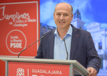 Alberto Rojo, a Guarinos: «Es momento de bajar los impuestos a las familias»