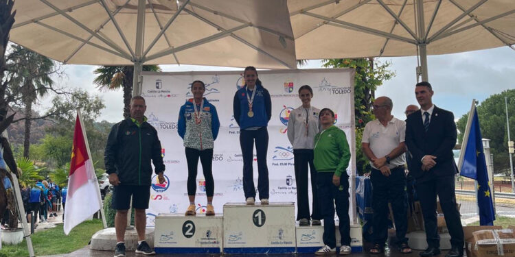 Arantza Toledo se proclama tercera de España Absoluta en el XIV Campeonato de España de Travesías Arantza Toledo se proclama tercera de España Absoluta en el XIV Campeonato de España de Travesías