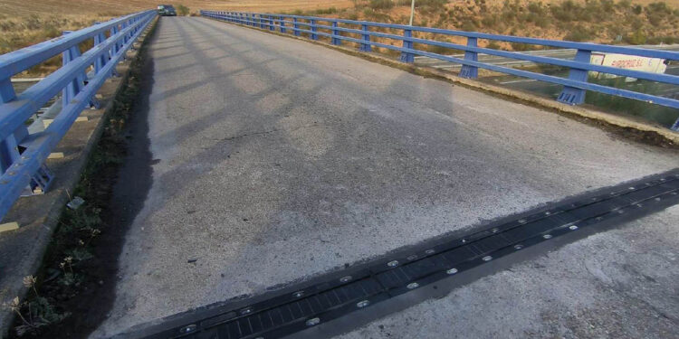 Cabanillas del Campo concluye la reparación de las juntas del puente de la calle Tesoro sobre la R-2 con una inversión de 15.000 euros