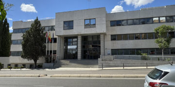 Castilla-La Mancha acuerda con los sindicatos una Oferta de Empleo Público de 881 plazas para personal funcionario