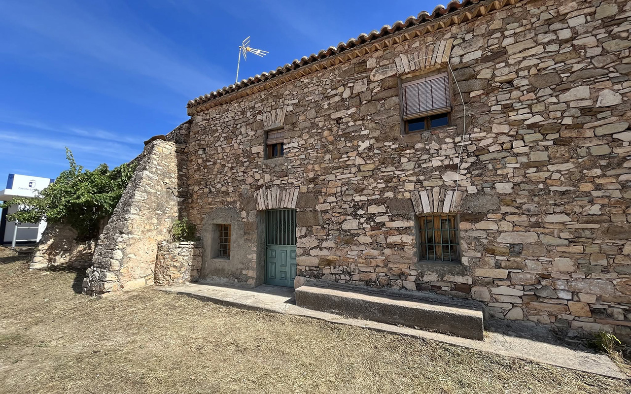 Castilla-La Mancha declara Bien de Interés Patrimonial la histórica Venta de Aragoncillo en Corduente y protege 108.000 metros de su entorno Castilla-La Mancha declara Bien de Interés Patrimonial la histórica Venta de Aragoncillo en Corduente y protege 108.000 metros de su entorno