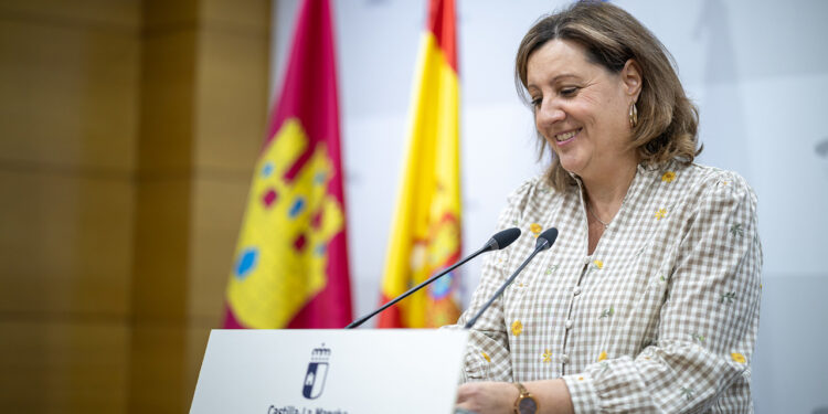Castilla-La Mancha supera por primera vez las 980.000 personas ocupadas tras crear uno de cada cuatro empleos del país desde junio Castilla-La Mancha supera por primera vez las 980.000 personas ocupadas tras crear uno de cada cuatro empleos del país desde junio